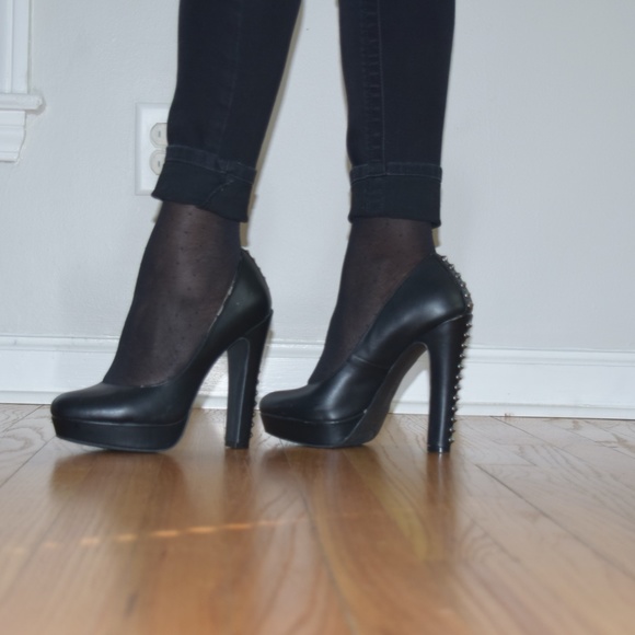 Women's Cosmopolitan Black Studded High Heel Pump Size 8.5 - Picture 1 of 6